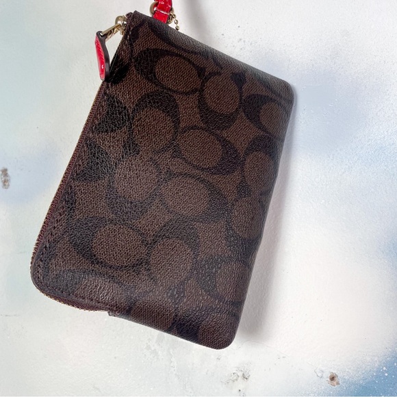 Coach wristlet with patent leather trim - Picture 4 of 7